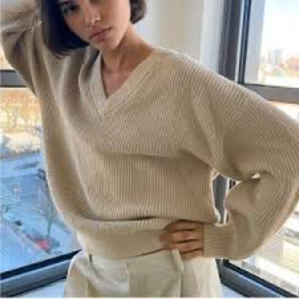 Aritzia TNA Beacon Olive Knit Cotton New Relaxed V Neck Coastal Sweater Sz M